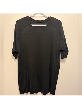 Men Lululemon Short Sleeve Shirt